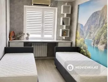 3-комнатная квартира, этаж 4 из 5, 60 м², Посуточно