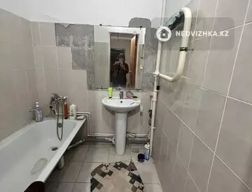 2-комнатная квартира, этаж 1 из 9, 58 м², На длительный срок