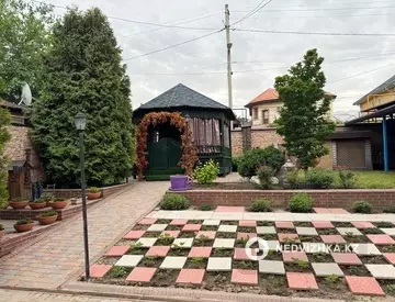 6-комнатный дом, 8 соток, 281 м²