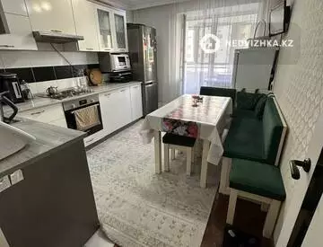 3-комнатная квартира, этаж 4 из 9, 80 м²