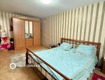 2-комнатная квартира, этаж 4 из 5, 64 м²