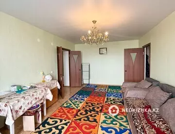2-комнатная квартира, этаж 4 из 5, 64 м²