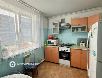 2-комнатная квартира, этаж 4 из 5, 64 м²