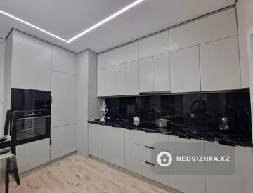 3-комнатная квартира, этаж 12 из 13, 69 м²