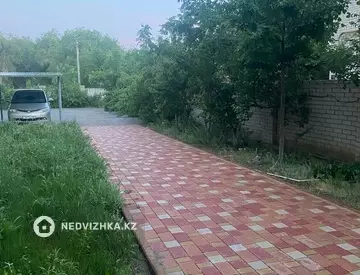 3-комнатная квартира, этаж 4 из 5, 130 м²
