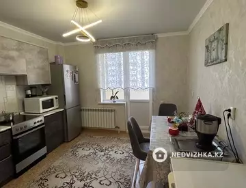 1-комнатная квартира, этаж 5 из 10, 42 м²
