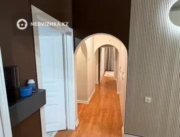 3-комнатная квартира, этаж 9 из 9, 80 м²