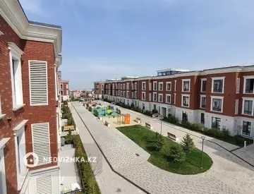 4-комнатная квартира, этаж 3 из 3, 132 м²