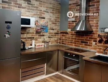 1-комнатная квартира, этаж 3 из 16, 54 м², Посуточно