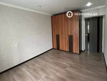 2-комнатная квартира, этаж 4 из 12, 52 м²