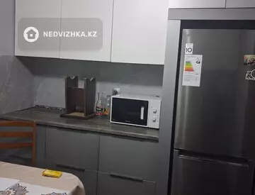 2-комнатная квартира, этаж 7 из 12, 55 м², На длительный срок