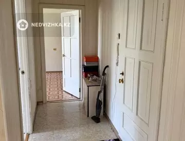 2-комнатная квартира, этаж 3 из 5, 45 м²