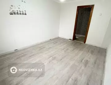 3-комнатная квартира, этаж 3 из 5, 82 м²
