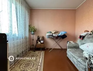 4-комнатная квартира, этаж 2 из 5, 64 м²