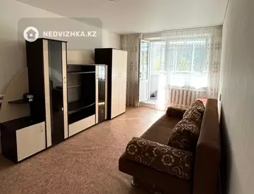 1-комнатная квартира, этаж 3 из 3, 36 м², На длительный срок