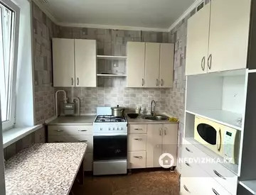 1-комнатная квартира, этаж 3 из 3, 36 м², На длительный срок