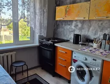 2-комнатная квартира, этаж 3 из 5, 46 м², Посуточно
