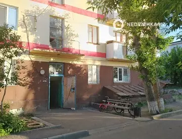 2-комнатная квартира, этаж 3 из 3, 42 м²
