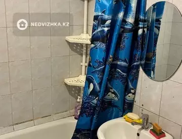 3-комнатная квартира, этаж 3 из 4, 54 м², Посуточно