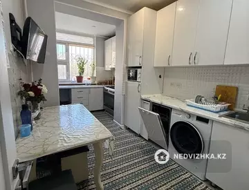 4-комнатная квартира, этаж 1 из 5, 90 м²