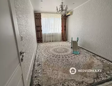 4-комнатная квартира, этаж 1 из 5, 90 м²