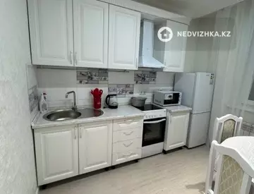 1-комнатная квартира, этаж 3 из 18, 42 м²