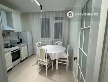 1-комнатная квартира, этаж 3 из 18, 42 м²