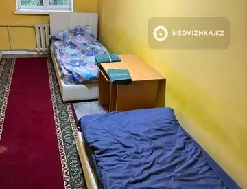 3-комнатная квартира, этаж 3 из 4, 54 м², Посуточно