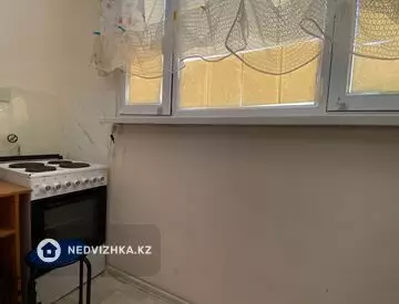 1-комнатная квартира, этаж 2 из 12, 37 м²