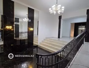 4-комнатная квартира, этаж 2 из 7, 131 м²
