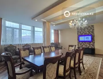 4-комнатная квартира, этаж 4 из 11, 200 м²