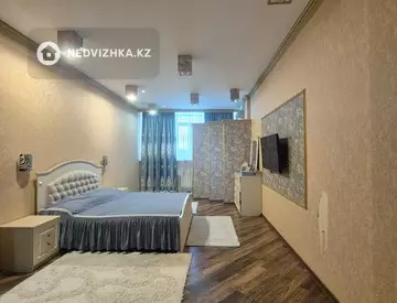 4-комнатная квартира, этаж 4 из 11, 200 м²