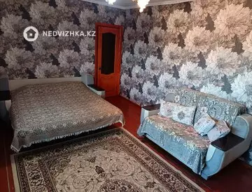 2-комнатная квартира, этаж 3 из 3, 50 м²