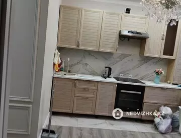 1-комнатная квартира, этаж 10 из 10, 47 м², На длительный срок