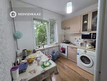 1-комнатная квартира, этаж 3 из 5, 37 м²