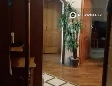 3-комнатная квартира, этаж 9 из 9, 70 м², На длительный срок