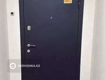 2-комнатная квартира, этаж 2 из 12, 58 м², На длительный срок