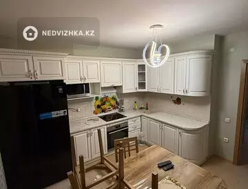 2-комнатная квартира, этаж 2 из 12, 58 м², На длительный срок