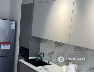 1-комнатная квартира, этаж 5 из 6, 40 м², По часам