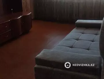 3-комнатная квартира, этаж 4 из 5, 49 м², Посуточно