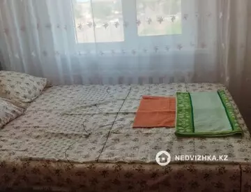 3-комнатная квартира, этаж 4 из 5, 49 м², Посуточно