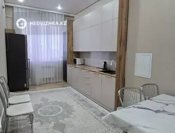 2-комнатная квартира, этаж 9 из 15, 72 м²