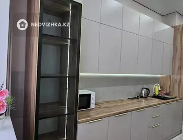 2-комнатная квартира, этаж 9 из 15, 72 м²