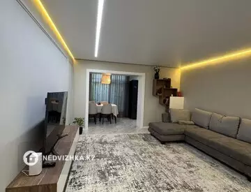 2-комнатная квартира, этаж 2 из 4, 60 м², На длительный срок