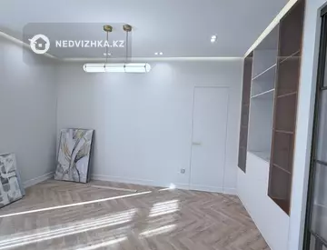 4-комнатная квартира, этаж 12 из 12, 136 м²