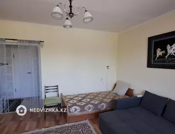 1-комнатная квартира, этаж 4 из 9, 38 м², Посуточно