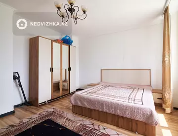 4-комнатная квартира, этаж 3 из 5, 89 м²