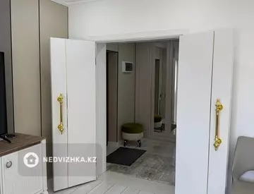 4-комнатная квартира, этаж 9 из 12, 98 м²