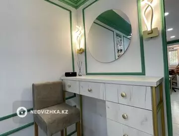 Салон, этаж 1 из 5, 78 м²