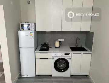 1-комнатная квартира, этаж 2 из 9, 40 м², Посуточно
